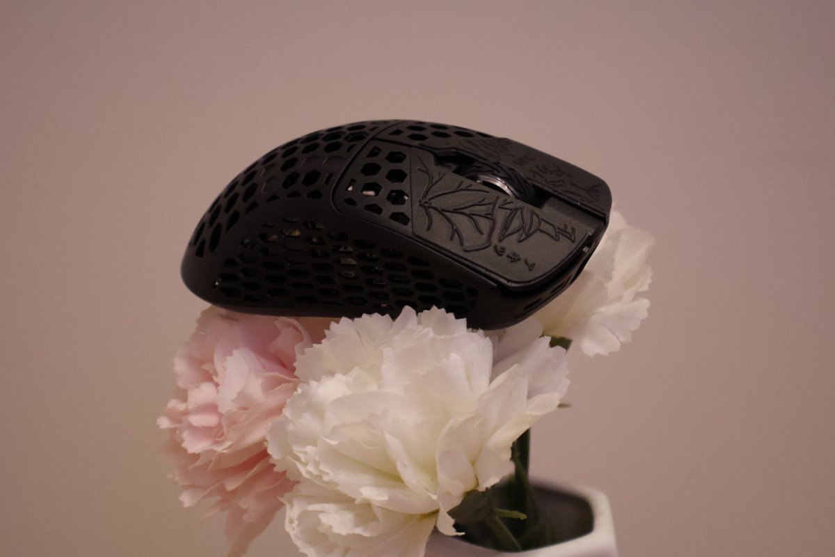 Review on: VANCER x Arbiter Studio AKITSU

Use: CS2, OW2, VALORANT and Kovaak's

Time Used: 200 hours

Price: $140 excl. shipping

*note, Mouse was NOT sent to me and was bought with my own money to give my honest thoughts about it. This will not affect the review in any way.*