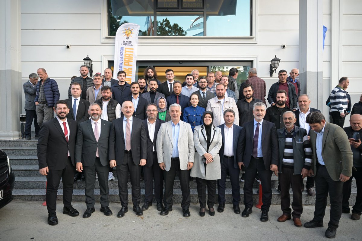 Yomra 8. Olağan Kongremizde Türkiye’nin aydınlık yarınlarını inşa etmek için çalışan değerli dava arkadaşlarımıza üstlenmiş oldukları görevlerinde başarılar diliyorum. 

Milletimize hizmet yolundaki mücadelemiz sonuna kadar devam edecektir.

📍Trabzon