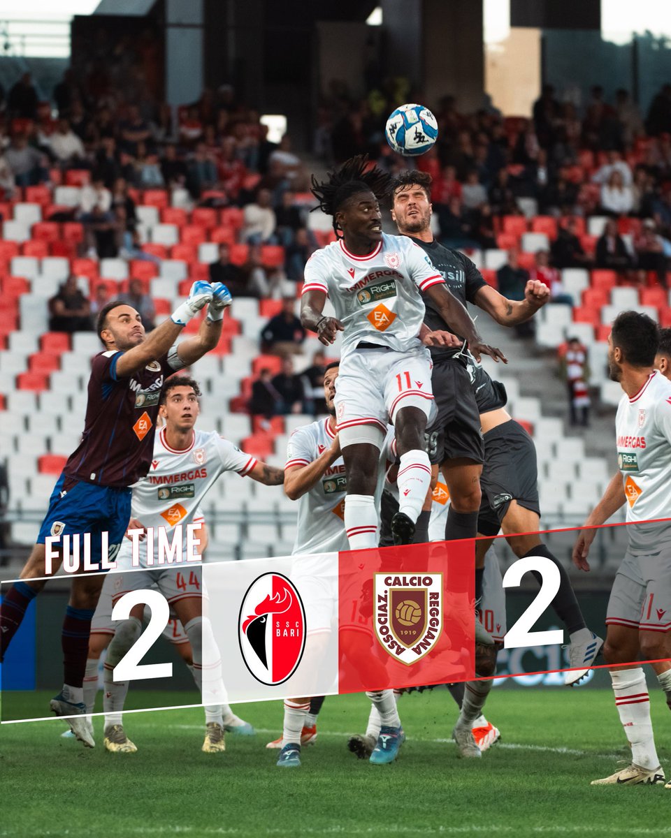 sscalciobari's tweet photo. ⚪️🔴🐔 #BARREG FT 2-2
[8’st Benali, 11’st Novakovich, 37’st Lucchesi , 42’st Gondo rig.]
•
#sscbari #serieBKT #serieB #LegaB https://t.co/rcDGoLYp4j
