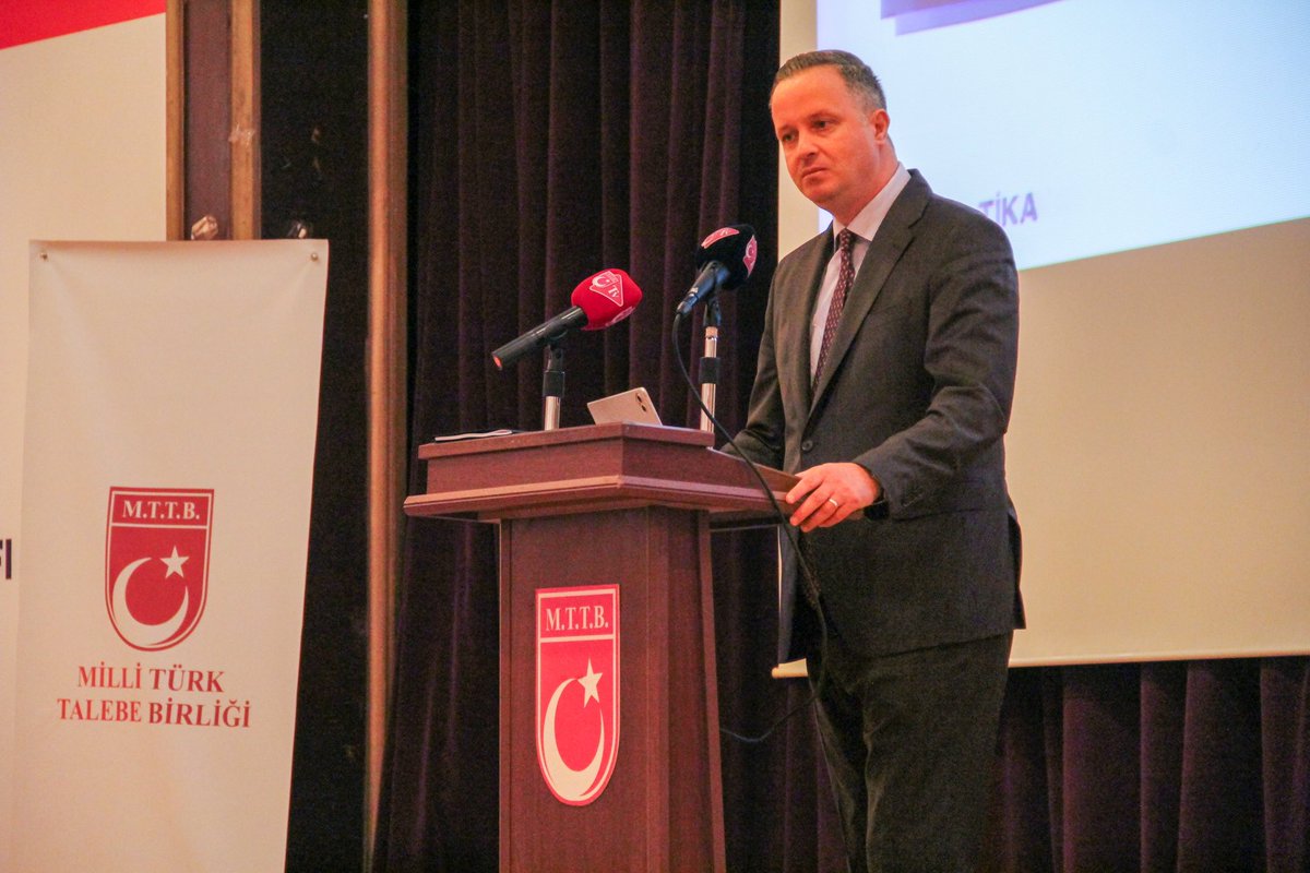 Tika_Turkiye's tweet photo. Milli Türk Talebe Birliği (@mttborgtr) tarafından düzenlenen “Kamu Diplomasisi Akademisi”nin üçüncü bölümüne konuk olan TİKA Başkanı @SerkanKayalar_; “Türkiye’nin Uluslararası Kalkınma İş Birliğinde #TİKA Faaliyetleri” hakkında bir sunum gerçekleştirdi. https://t.co/J9CD1TqXUG