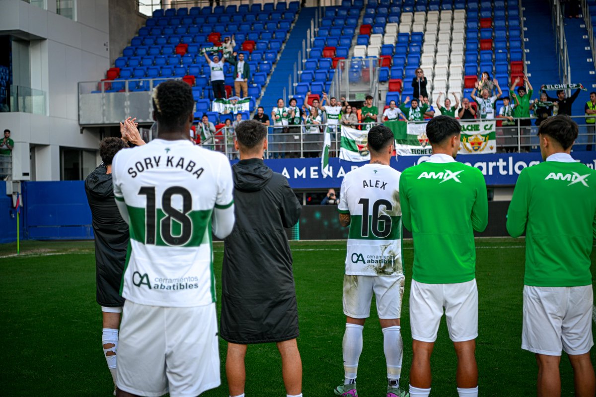 No importan los km, ¡siempre estáis! 💚✨

#EibarElche | #LALIGAHYPERMOTION