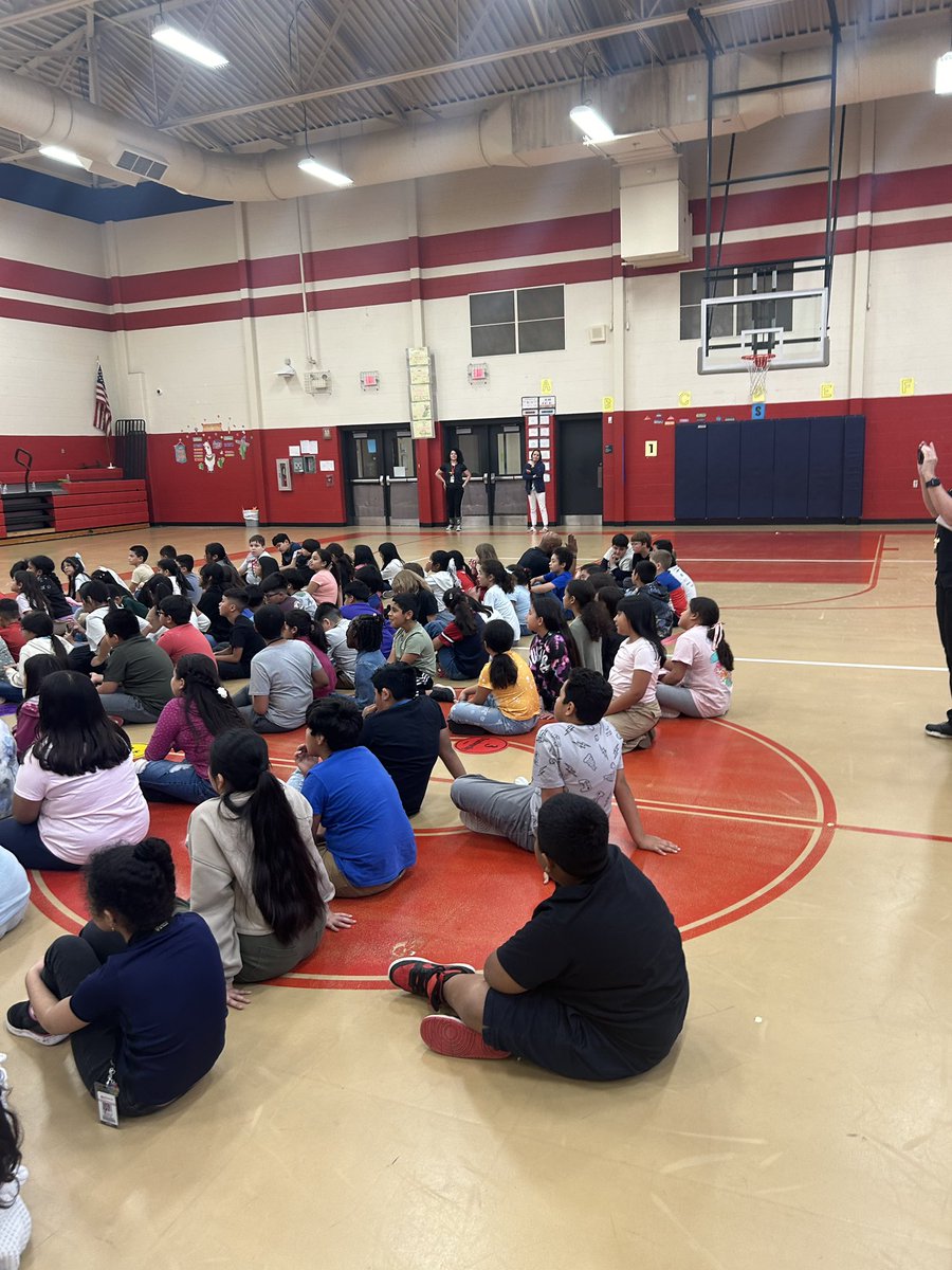 jacksbaum's tweet photo. @cisdsouthside Thank you @iluvcounseling for coming to speak to our 3rd, 4th, and 5th grade students this week about the importance of being Drug Free! #RedRibbonWeek @ClevelandISDTX @Tyradhodge https://t.co/mKBeYzeh4d