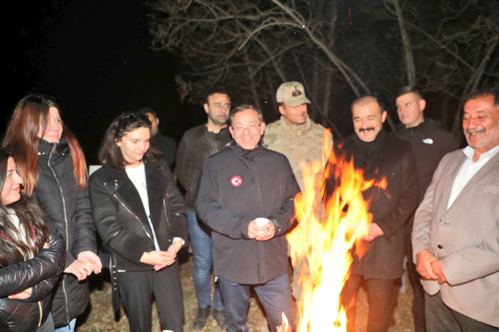 KarsValiligi's tweet photo. 📍#GaziKars Halıkışla Köyü 

Valimiz Ziya Polat, AFAD İl Müdürlüğümüzce düzenlenen çadır kurma, ip çekme, denge, dart ve bilgi yarışmalarının yapıldığı Destek AFAD Gönüllüleri Buluşuyor Programı'na katıldı.

@AliYerlikaya 
@ziyapolat73 
@TC_icisleri 
@AFADBaskanlik https://t.co/JLjjkmXFXm