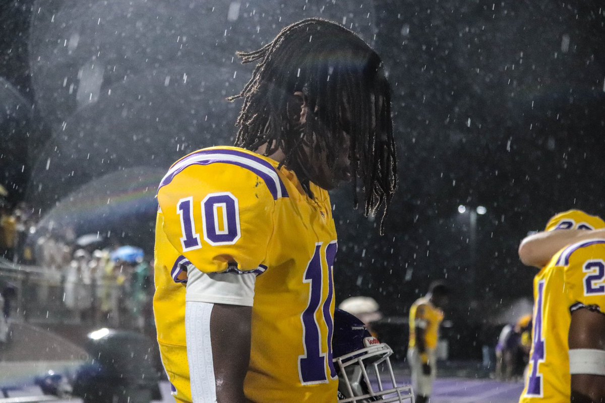 dsjacketstv's tweet image. Rain game ✅✅

@denhamspringsFB | #AnythingButSoft