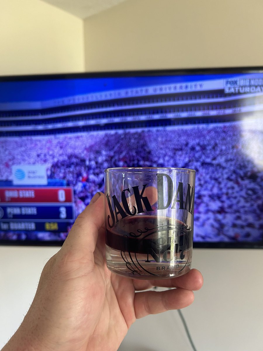 gimmesix6's tweet photo. I feel like an authentically #preppy sawft and #casualfan of the #BigTen ..
I’m drinking #wine and watching the Knitted Sweaters and the CuckEyes 👀
#fanbased
#SEC
#GoVols https://t.co/MpMg93EDoD
