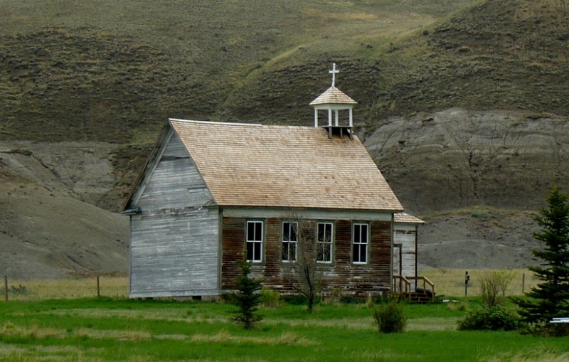 GleaningsWord's tweet photo. #abandoned #ghostTown #Alberta #church #badlands #Gleanings #Devotional #Biblestudy https://t.co/512f7NAFMC https://t.co/tf6NN9TEVj