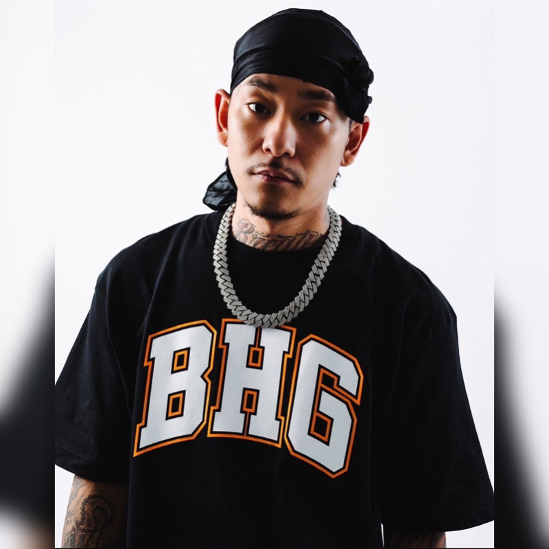 ABEMA__HIPHOP's tweet photo. "#AH1 本日アベマで独占生中継"

◤T-Pablow &amp; YZERRサイン入り
AH1会場限定Tシャツを3名様に🎁◢

応募方法✍️
✅@ABEMA＆@ABEMA__HIPHOPフォロー
✅RT
✅期間中にABEMAプレミアムに登録＆
AH1を5分以上視聴
※広告付きプランは対象外
〆:11/9(土)23:59

@TPablow
@yzerr_official
@badhop_official