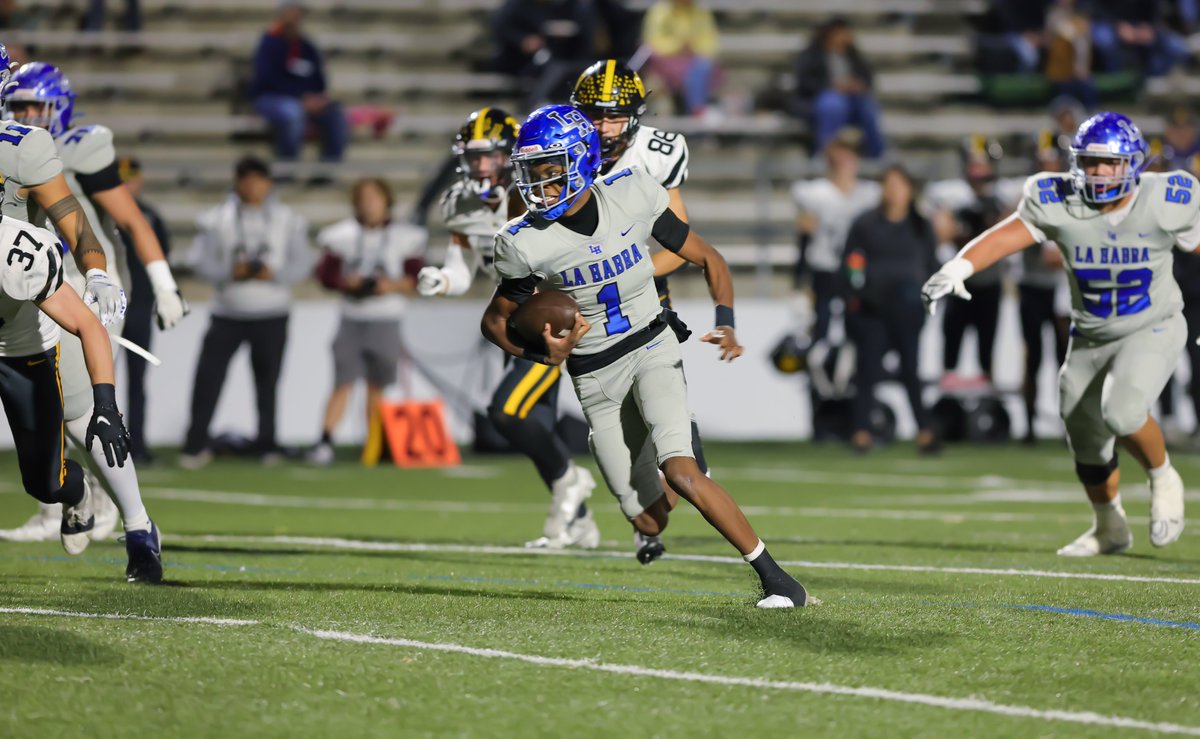 Edgar_Serrano8's tweet photo. Foothill vs La Habra (Varsity)  

Pictures of game below: 
https://t.co/yUFZ9NdZ9V

@LaHabraFootball @CIFLACS 
@LaHabraSports  @ocvarsity @OCSportsZone
@GoFoothill @FHSKnightsFoot @CIFSS @latsondheimer @fjuhsd  @CIFState @CIFState https://t.co/w0irc09hJs