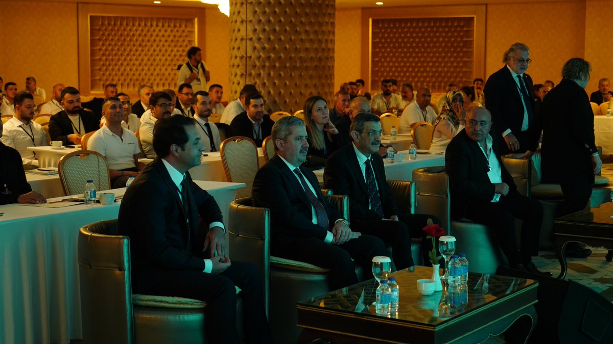 mahmutgurcan's tweet photo. Otomatik Kapı Sanayici ve İş Adamları Derneği (OKSİAD) tarafından organize edilen "Antalya 2024 Genel İstişare Toplantısı"na katılarak OKSİAD yönetimi, üyeleri ve sektörün kıymetli temsilcileri ile bir araya geldik.

Otomatik kapı sistemleri, otomatik bariyerler ve kartlı geçiş sistemleri gibi teknolojinin öne çıktığı ürünlerde sektörümüz hızla gelişmeye devam etmekte olup bu ürünlerde ihracatımız 2023’te % 7’lik artış göstererek 436 milyon dolara ulaşmıştır.