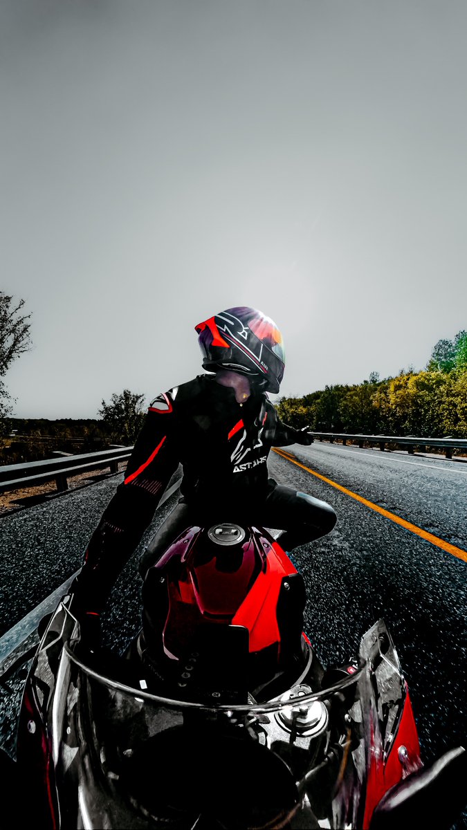 EuroEclipse's tweet image. Soooo… in case you all haven’t heard… I moved. No gaming for a while until I find a place.
But, bright side? Nice country roads.