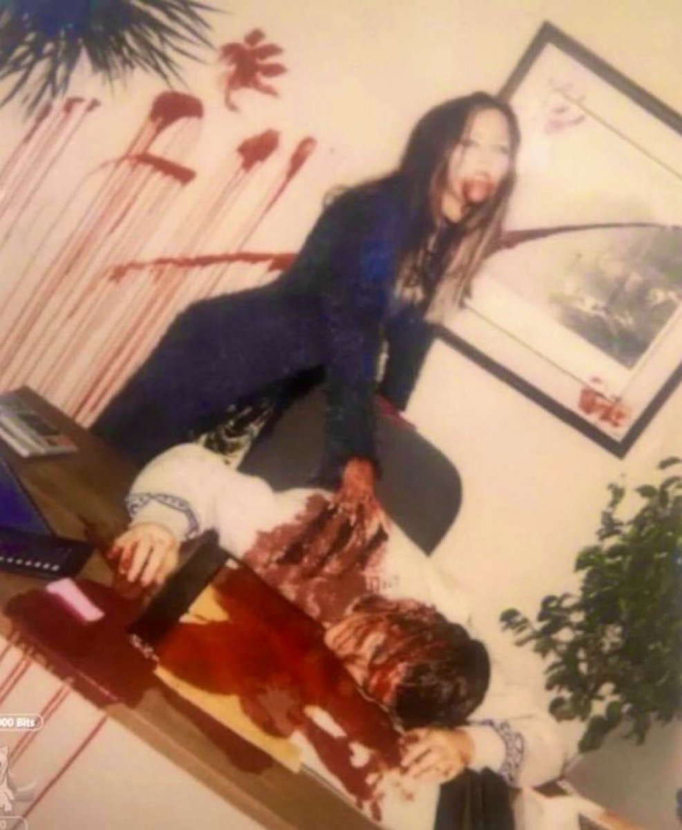 horrorsthetics's tweet photo. GINGER SNAPS (2000) https://t.co/hx2GMpsDMY