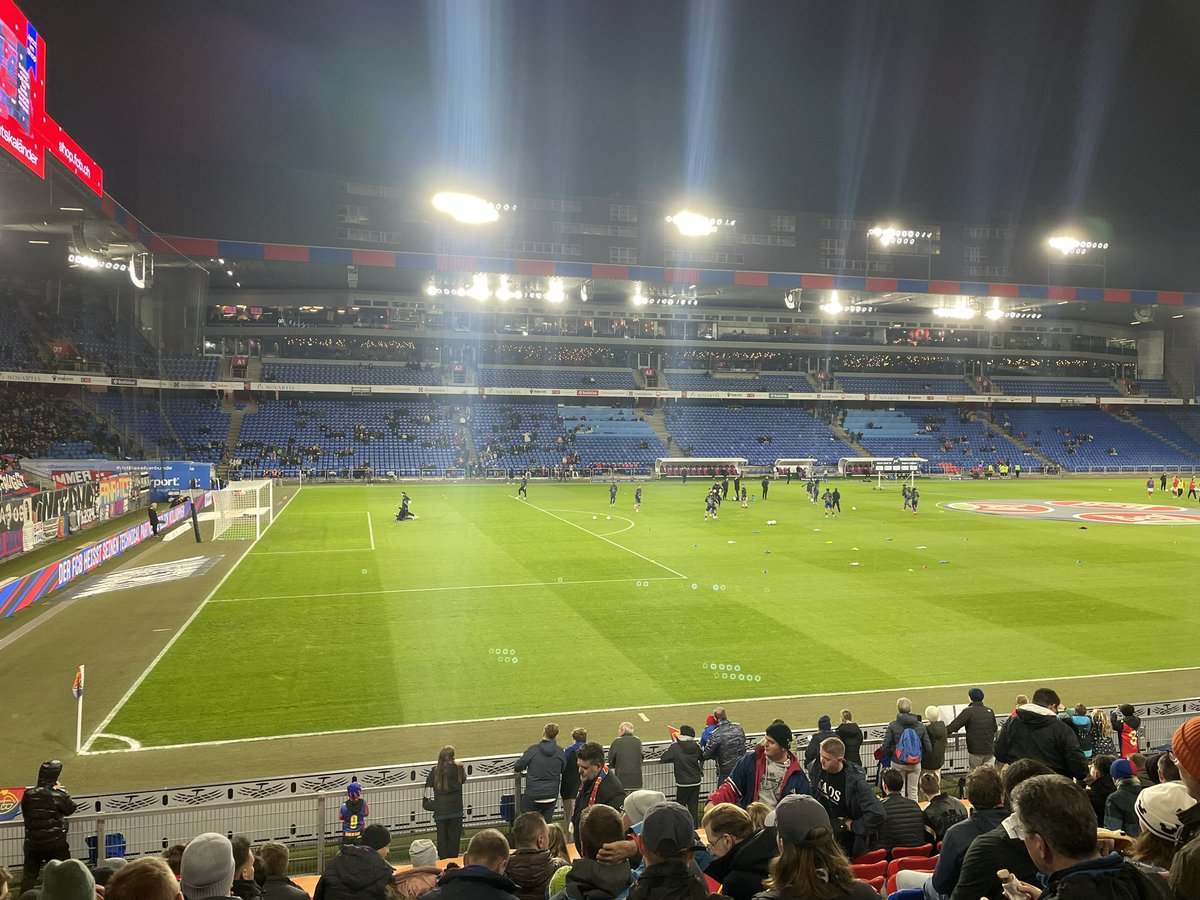 niggidom's tweet photo. es hat noch freie Plätze 

#rotblaulive https://t.co/8F7nBBG4Yc