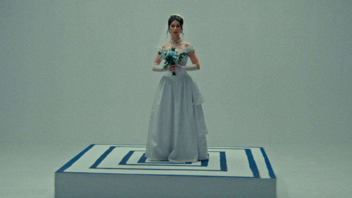 Franscisca Valenzuela rasga vestiduras con su pasado en nuevo video de “Adentro”
<a href="/franciscamusic/">Francisca Valenzuela</a>  By <a href="/Mapaaaaaaaaaa/">Mapa ✌🏻</a> 

radiorageoficial.com/2024/11/02/fra…