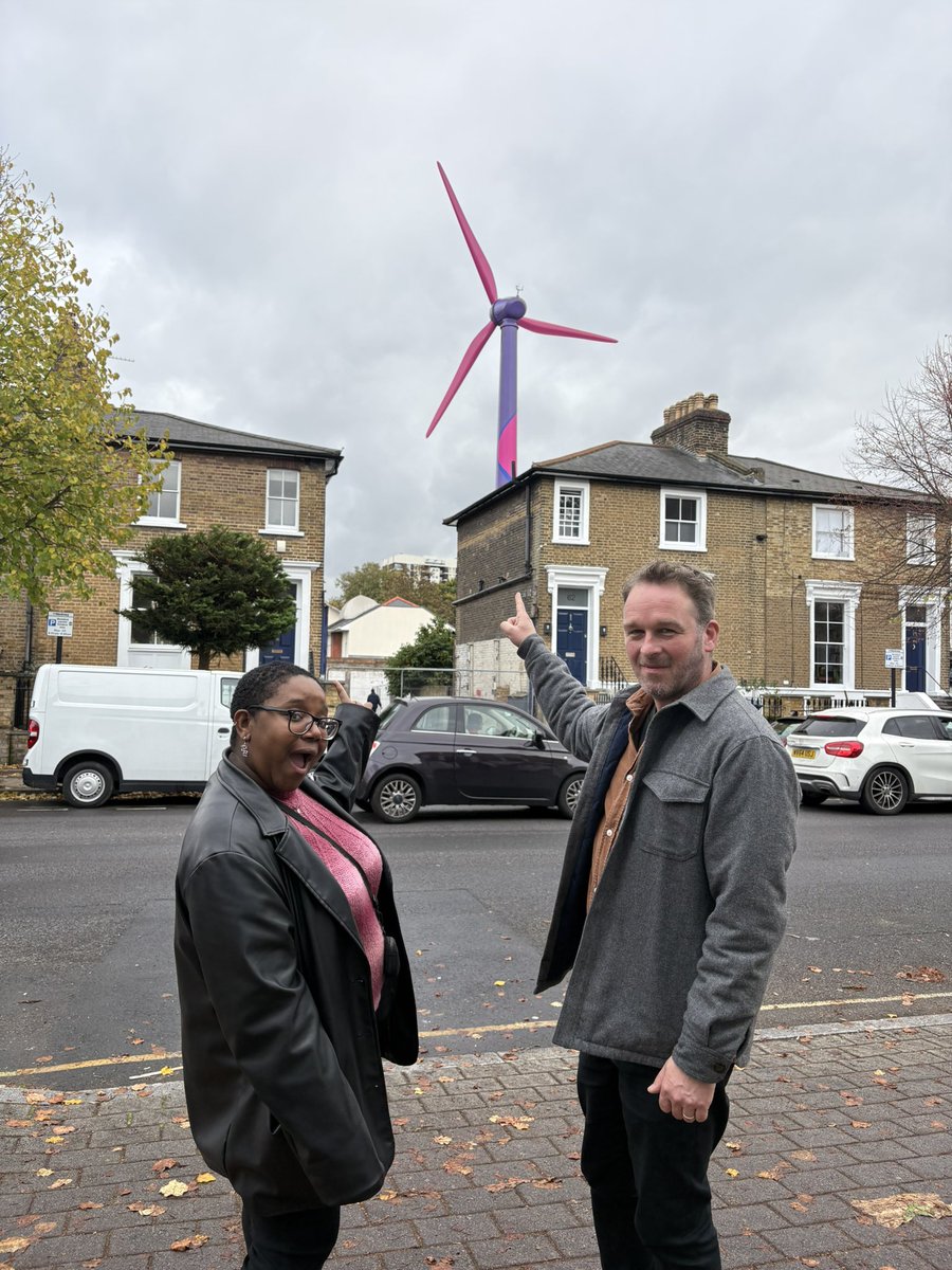 Joe Walker (@joewalkeruk) on Twitter photo Proud to see #Gusty looming high over De Beauvoir ward.
A brilliant pilot scheme to erect a wind turbine, led by the <a href="/TheBenyonEstate/">The Benyon Estate</a> in partnership with <a href="/OctopusEnergy/">Octopus Energy</a> to demonstrate we can use technology to tackle the #ClimateCrisis & power our way to net-zero. Proud to see #Gusty looming high over De Beauvoir ward.
A brilliant pilot scheme to erect a wind turbine, led by the <a href="/TheBenyonEstate/">The Benyon Estate</a> in partnership with <a href="/OctopusEnergy/">Octopus Energy</a> to demonstrate we can use technology to tackle the #ClimateCrisis & power our way to net-zero.