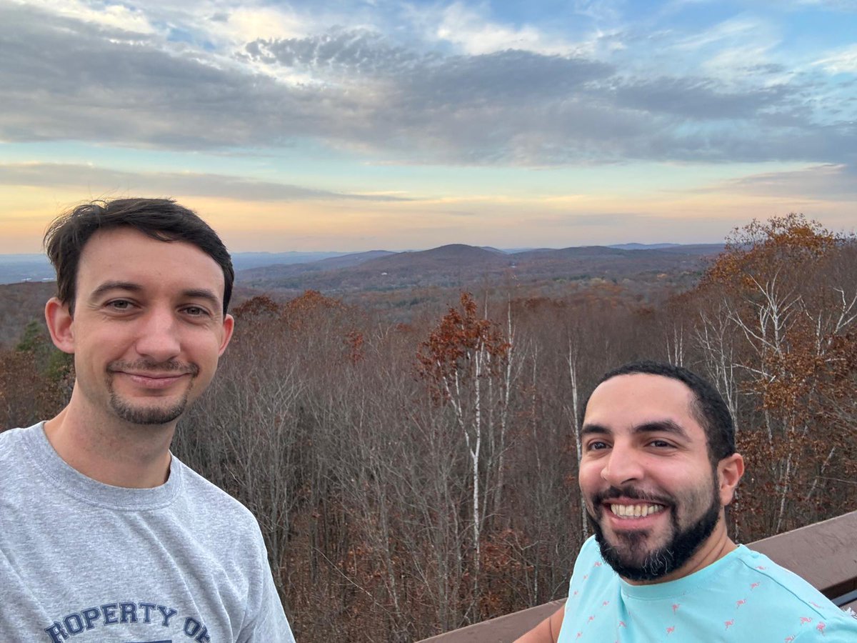 Novogasaurus's tweet photo. The firetower at Shenipsit State Forest provided stunning views all the way to Mass, Vermont, and even New Hampshire. It was past peak for the foliage, but still a lovely day to enjoy the great outdoors. Thanks to Ahmad for tagging along! Off to the next! #CTStateParks https://t.co/bGm7t93LBH