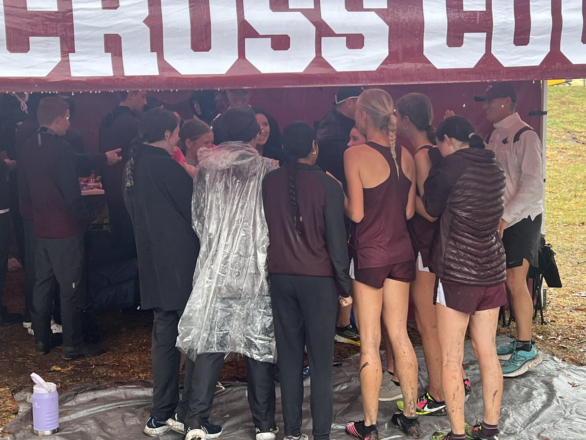 SeuserJ's tweet photo. 4A Girls State Champs!! Congrats @BuhlerXCountry!! https://t.co/aVlce3GvnW