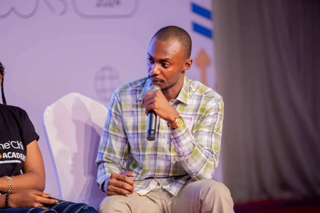 📌 "We all need to reach a point where our workflow isn't entirely linear." - <a href="/webmekanic_/">David Aniebo</a>

#DevFest #DevFestUyo #DevFest2024 #DevFesUyo2024