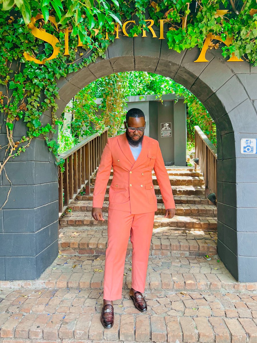 DeronFavour's tweet image. Leading with passion, learning with purpose. Maneer Baloyi on a mission to inspire and be inspired. ✨ #EducatorLife #ManeerBaloyi"
Matamela Ramaphosa Secondary School Finest Educator 👨🏿‍🏫
Dressed by Baloyi’s Boutique🫠