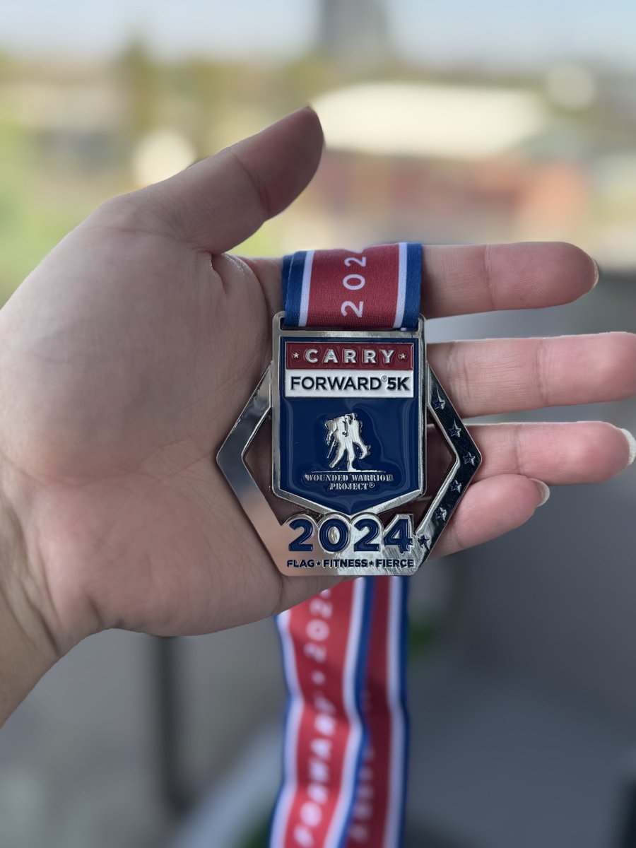 ColorMeRicky's tweet photo. Completed the @wwp Carry Forward 5k in Phoenix, AZ this morning! I got a sweet medal and had ton of fun meeting and interacting with fellow warriors and alumni!
Now I’m back home and ready to cook myself some well deserved waffles! 🧇👏🏅
#WoundedWarriorProject #CarryForward https://t.co/WIlrblCaso