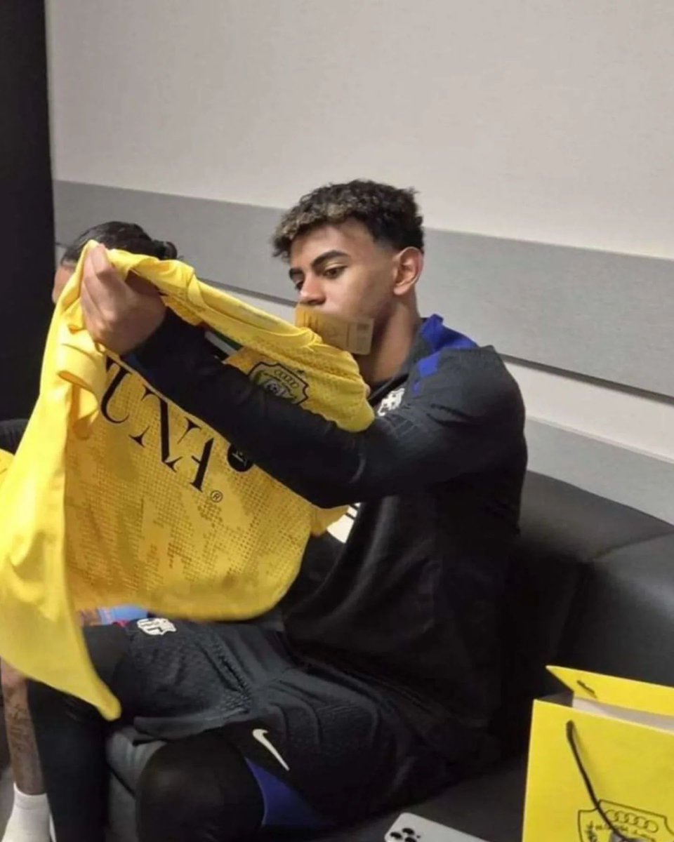 لامين يامال بقميص نادي الوصل الأمارتي 🟡👕