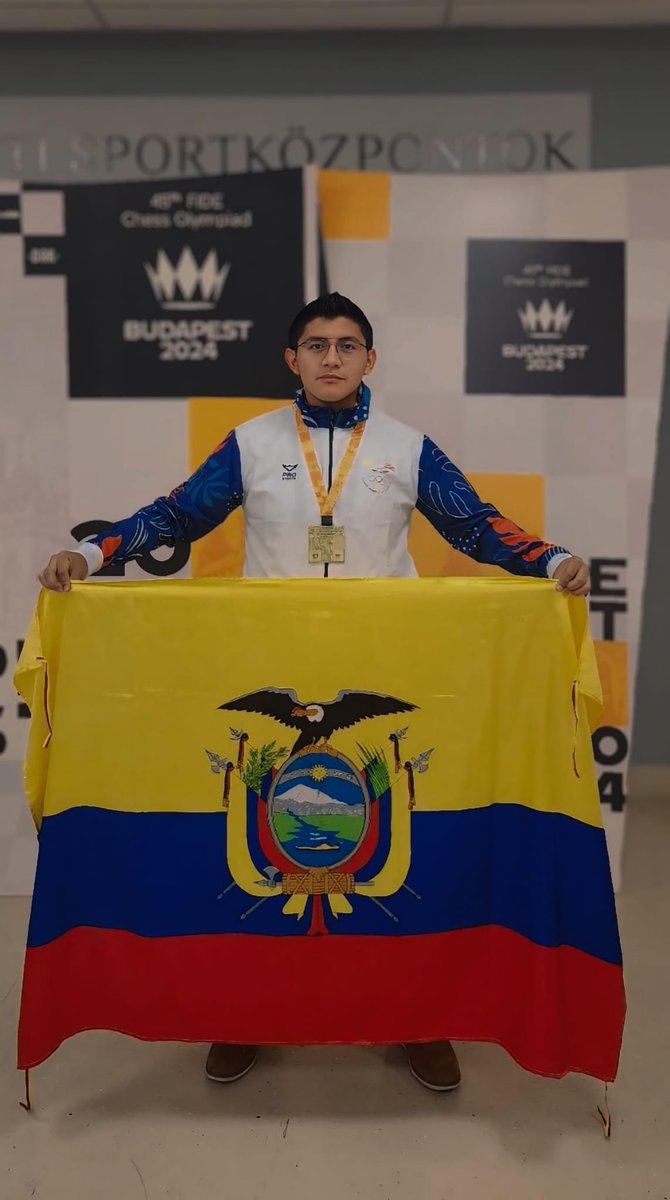 MarticaFierro's tweet photo. El 1 de noviembre, @Kevinomar2008 logró superar al GM Matamoros y ahora lidera la lista del ranking 🇪🇨 Absoluto. Sin duda, Kevin es el talento más importante que tenemos en el #Ajedrez ecuatoriano y estoy convencida que dentro de poco alcanzará la GRAN MAESTRÍA. Es necesario recalcar que sus logros son ÚNICAMENTE gracias al apoyo de su familia y de su dedicación. ES HORA QUE RECIBA EL APOYO DE LAS ENTIDADES DEPORTIVAS y de empresas privadas. #AjedrezEsDeporteArteyCultura #UnPaisQuePiensaEsUnPaisQueAvanza @DeporteEc @FIDE_chess @fide_america