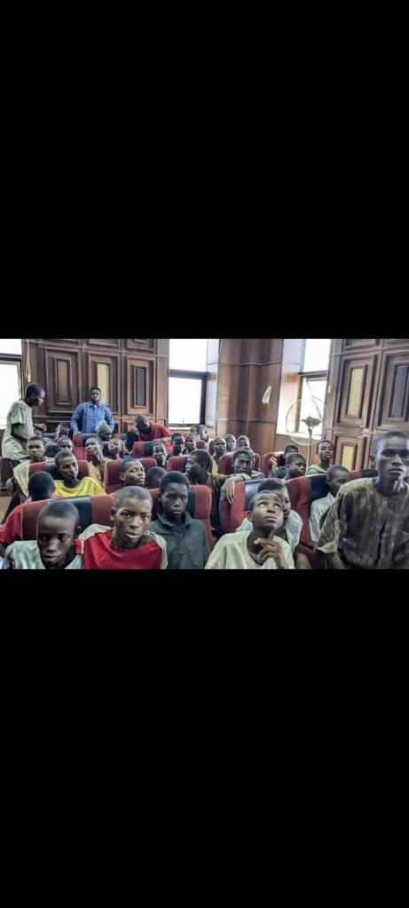 Muhamma12208075's tweet photo. Can someone help me and explain what's happening to this people where is @UNHumanRights https://t.co/zJOoR9VpEZ