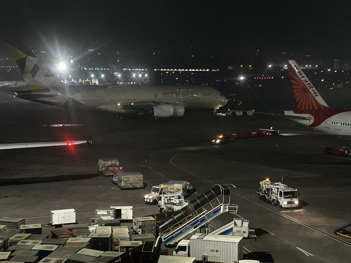 Whale 🐳! @AA380fanclub #avgeek #mumbai #airbus