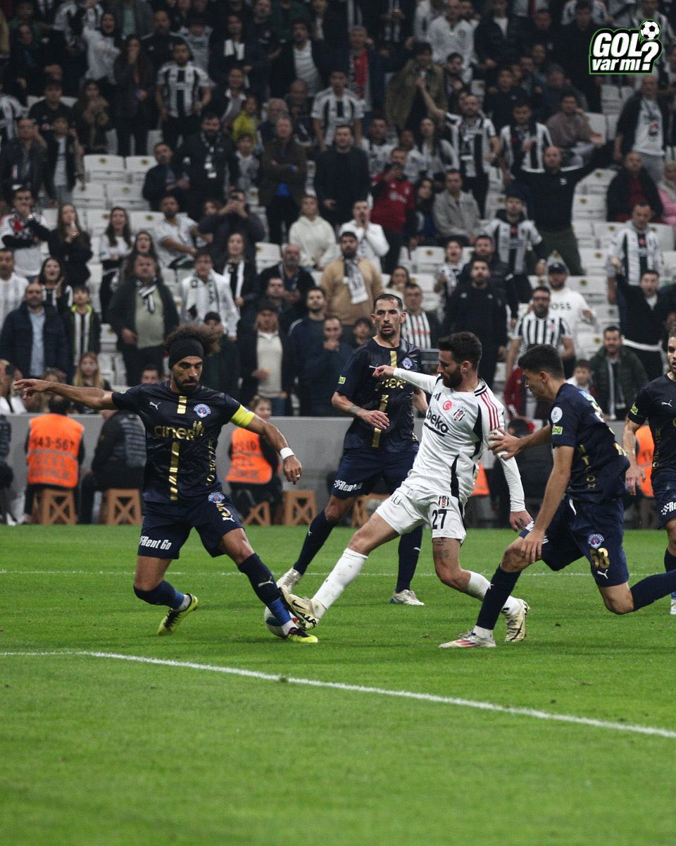 kontrasports's tweet photo. 📌Beşiktaş’a yapılınca “yapı” 

📌Beşiktaş yapınca “oyna devam” https://t.co/LpcntkZSOt