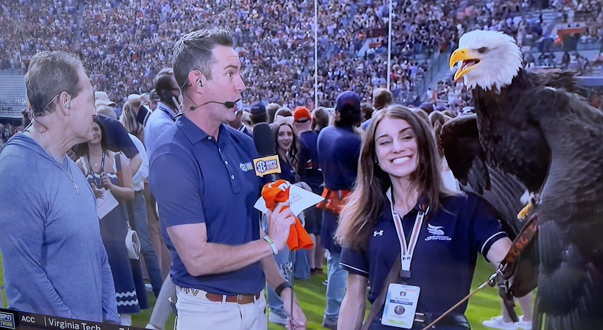 realgenearnold's tweet photo. Big props to whoever at the @SECNetwork made the brilliant decision to move kickoff to 12:45 and have #secnow on the field with Superhost @PeterBurnsESPN to highlight pregame festivities at SEC schools. Great to see @CoachGeneChizik with the Auburn War Eagle. https://t.co/zr7TqGWFyP
