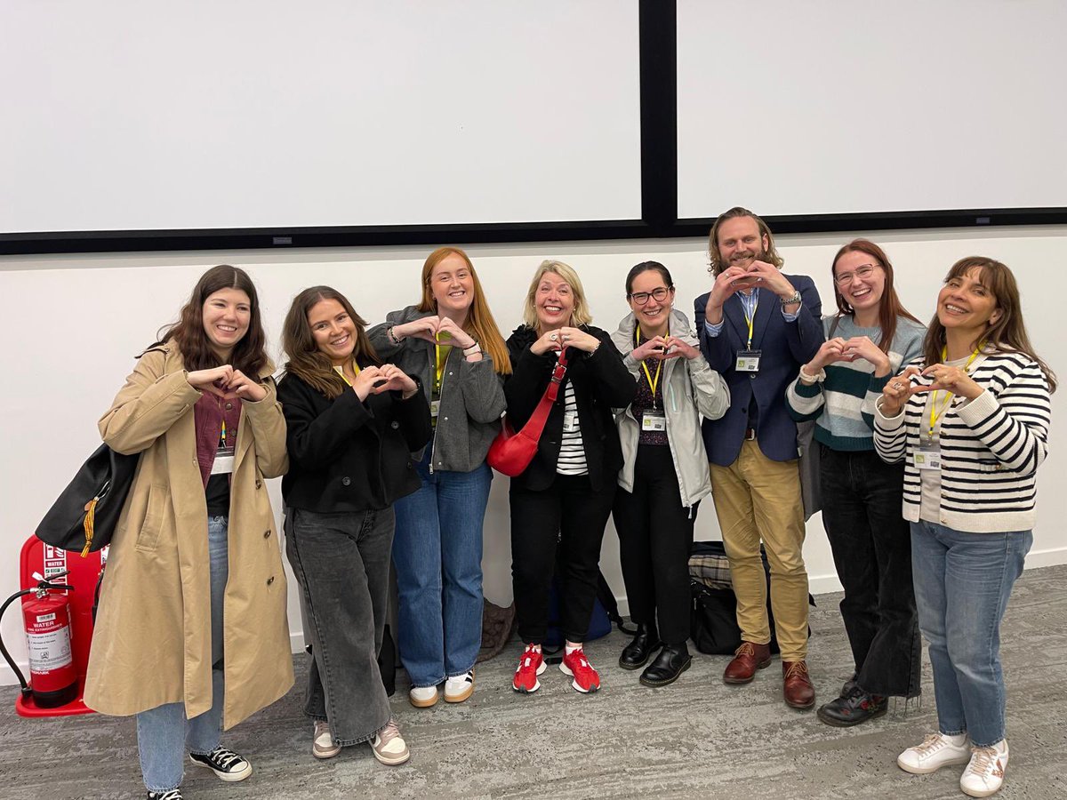 Miss Boyle 🍎✏️ tweet media