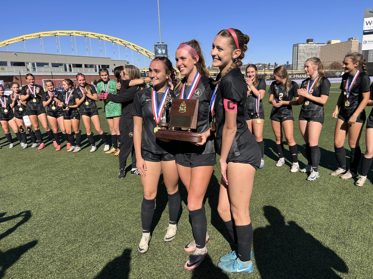 RachaelKPalmer's tweet photo. Congratulations to @QV_GirlsSoccer! 🥇 ⚽️ 

#WPIAL @pghsoccernow @GIRLSWPIALSOC https://t.co/b4hIxCQ3KI