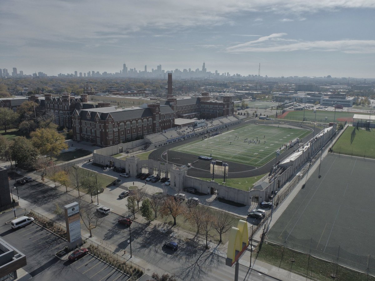 VincentDJohnson's tweet image. At one of the best high school football stadiums in Illinois, #LaneTech , for1st round playoff action between #OakForest vs #Kennedy . Photo coverage for @DailySouthtown @SouthtownSports with @Pzready 
@OakForestFootb1