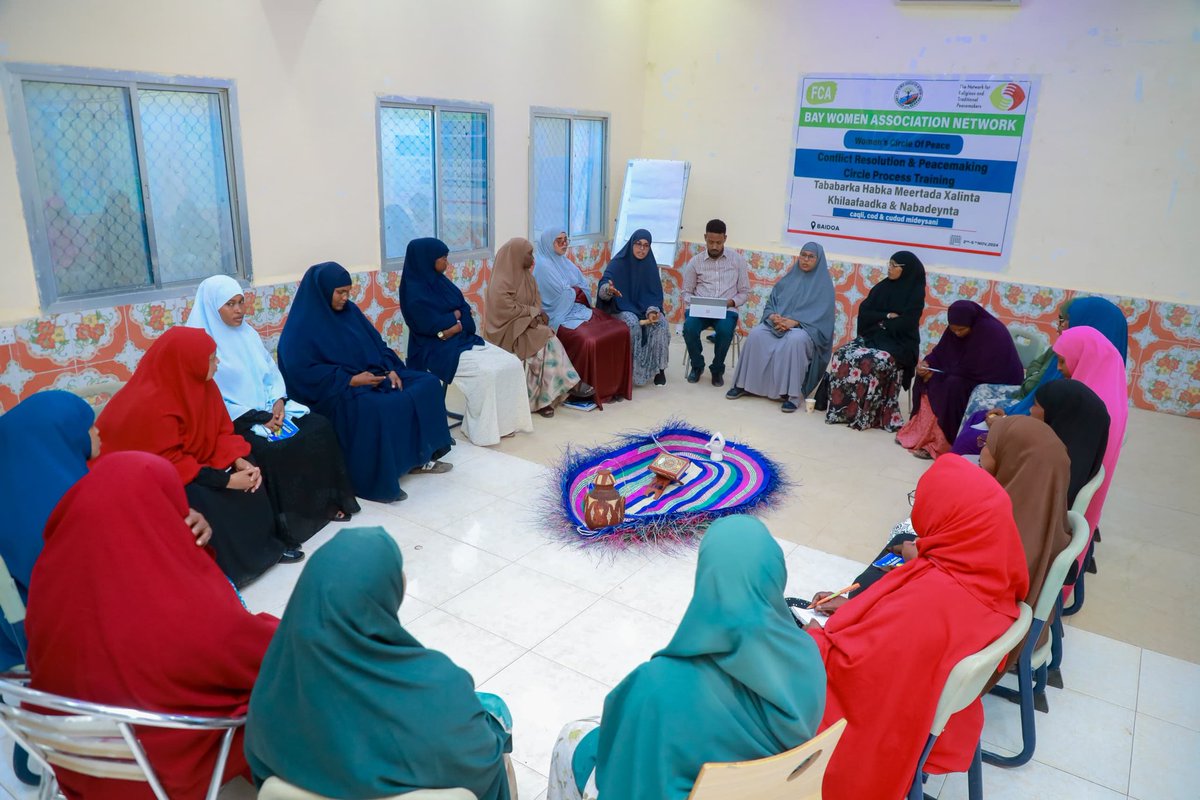 Baywan_network's tweet photo. We’re delighted to kick off our Women’s Circle of Peace training, empowering 20 inspiring women in Baidoa with vital skills in conflict resolution. In partnership with #FCAsomalia #TheNetworkforReligiousandTraditionalPeacemakers https://t.co/72BSXI1FZd