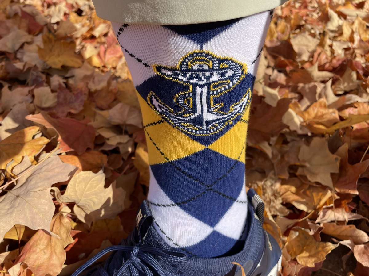 ScottWykoffWBAL's tweet photo. I’m wearing these socks for the Voice of the Mids @PeteMedhurst as he’s recovering from surgery to remove a brain tumor @NavyFB faces @RiceFootball Listen on the @NavyAthletics 📻 Net 3 pre/4p ko @wbalradio as @Jomilmil @KeithMills1090 @ProducerJohnnyG &amp; I have this one for Pete! https://t.co/sme39OrsFO