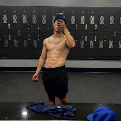 RJongvan's tweet photo. #NuevaFotoDePerfil https://t.co/hVO1DDCOZX