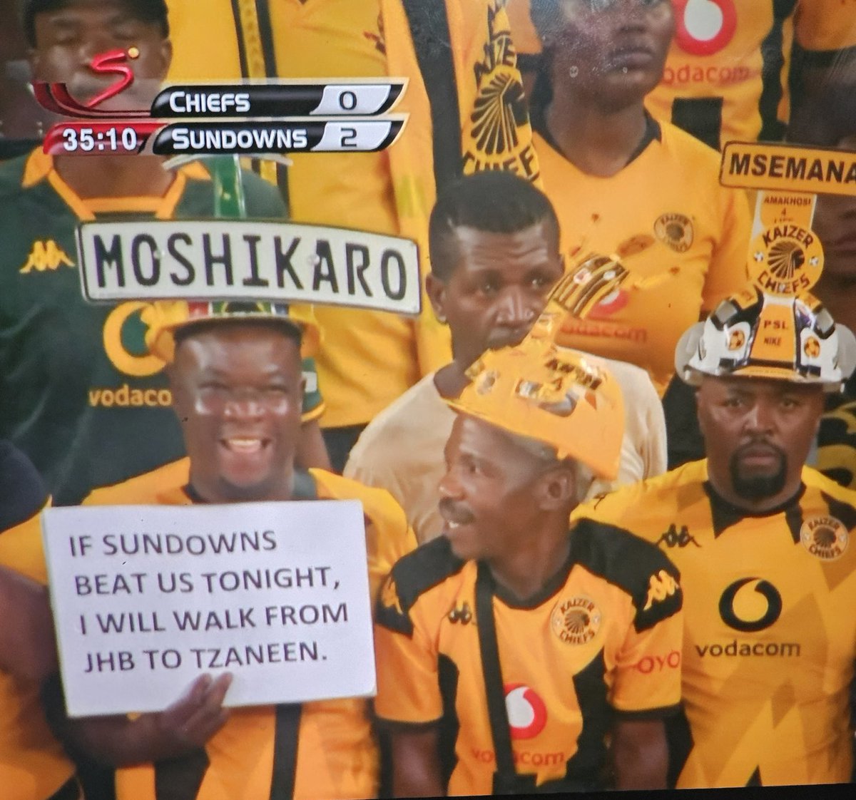 pmcafrica's tweet photo. Chiefs start walking bro🚶‍♂️ 😳 👀 
#CarlingKnockout https://t.co/OsT47917Hf