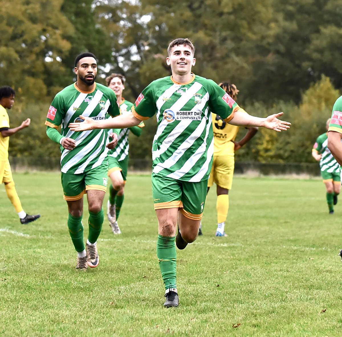 Aylesbury United FC tweet media