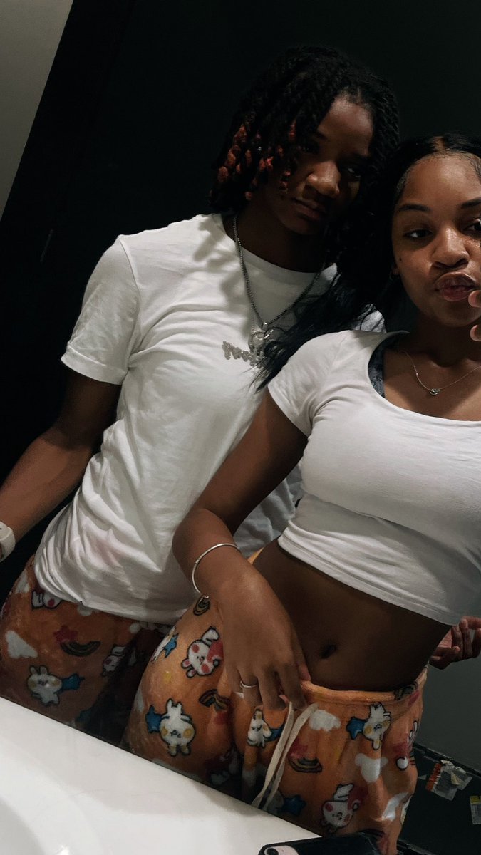 ypcleii_'s tweet photo. im your biggest fannnn🥰🥰 https://t.co/cS7V9NwrJy