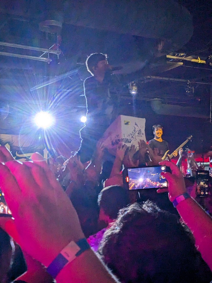 JoshtheJRK's tweet photo. Got to see @Bloomsyd @inheartswake @TraitorsBandUSA @missmayiband last night. Here are a few photos from a wild crazy Friday night. More to come due to Twitter's stupid limitations. https://t.co/rCdNQXyEQA