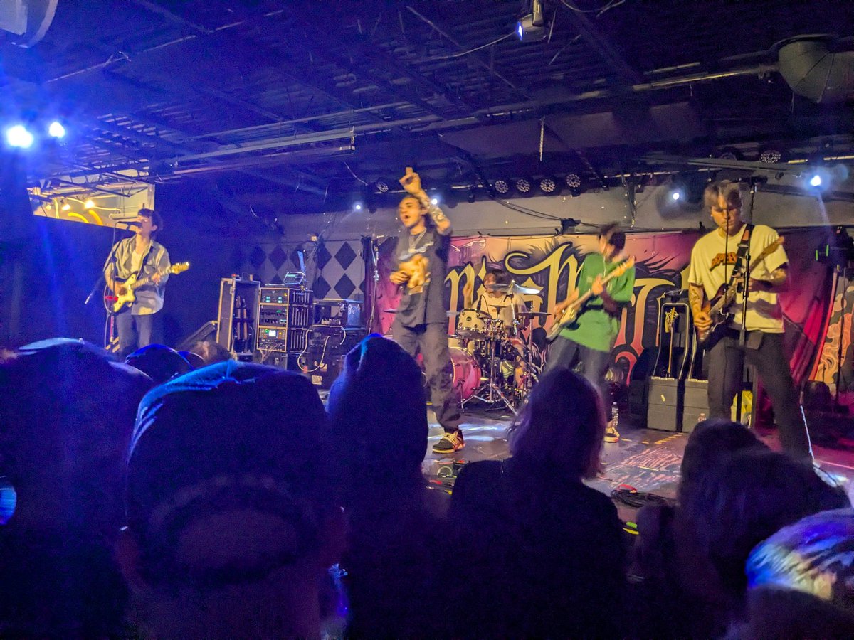 JoshtheJRK's tweet photo. Got to see @Bloomsyd @inheartswake @TraitorsBandUSA @missmayiband last night. Here are a few photos from a wild crazy Friday night. More to come due to Twitter's stupid limitations. https://t.co/rCdNQXyEQA