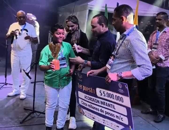 ‼️#ESNOTICIA‼️

Arrancó oficialmente la versión 35° del Festival de Acordeoneros y Compositores de Chinú (Córdoba) en homenaje al artista vallenato Peter Manjarrés (<a href="/PeterManjarres/">petermanjarres</a>).

Con un público entusiasta, se inició este importante evento con la parrada vallenata infantil.