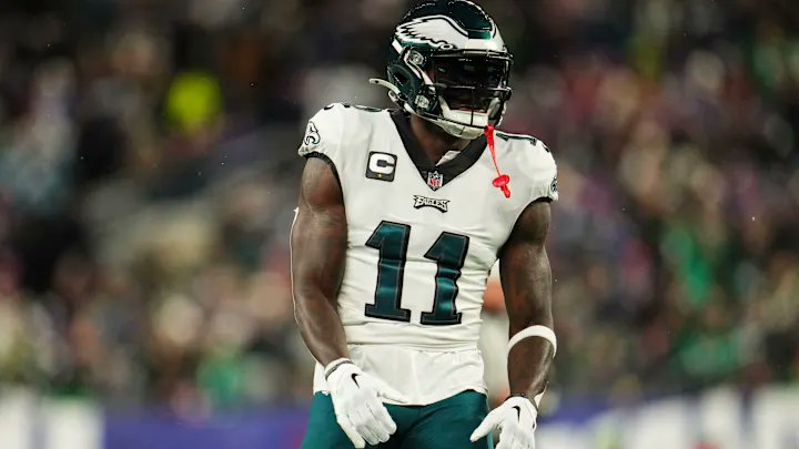 oneweekseason's tweet image. DFS + CHESS        

In Chess, we position pieces with strategic intent and leverage their strengths to gain an advantage.            

In DFS we do the same.            

Here&apos;s 6 Chess pieces Papy will be using in Week 9:

PAWN - WR JERMAINE BURTON ($3,100)

Tee Higgins has…