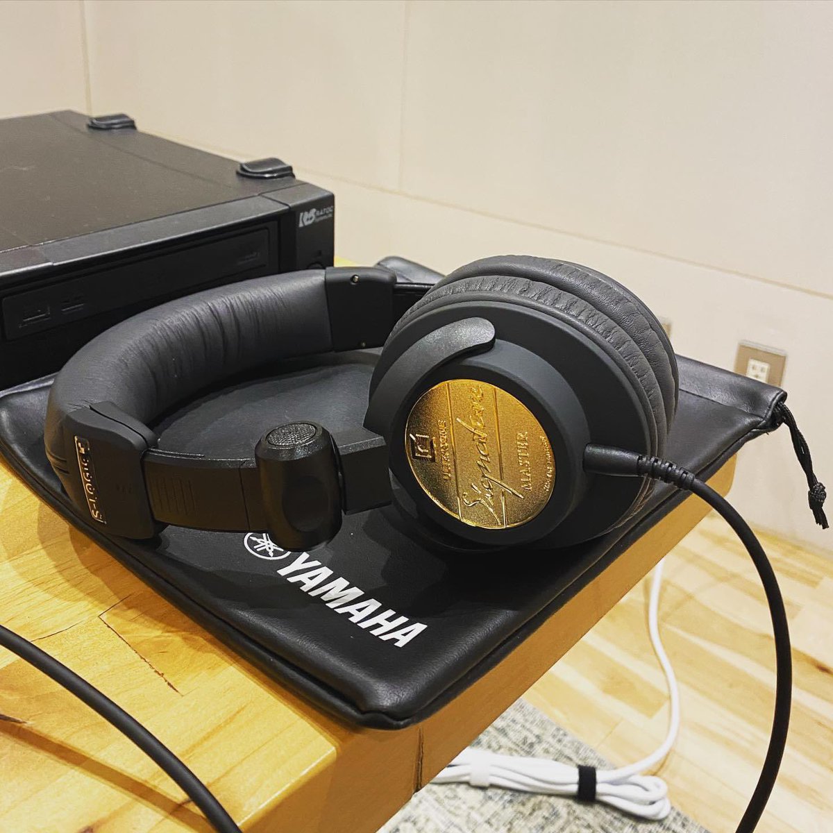 morisaki4425's tweet photo. 気がつけば、オススメ頂き導入してから3年が経ちました!音を聴いて感動して、即導入して、自分の実力も仕上がりのクオリティもワンランクアップ出来ました!これからも愛用していきます。
#SignatureMASTER
#ARTISANSMASTERING https://t.co/82sqmmLHsB