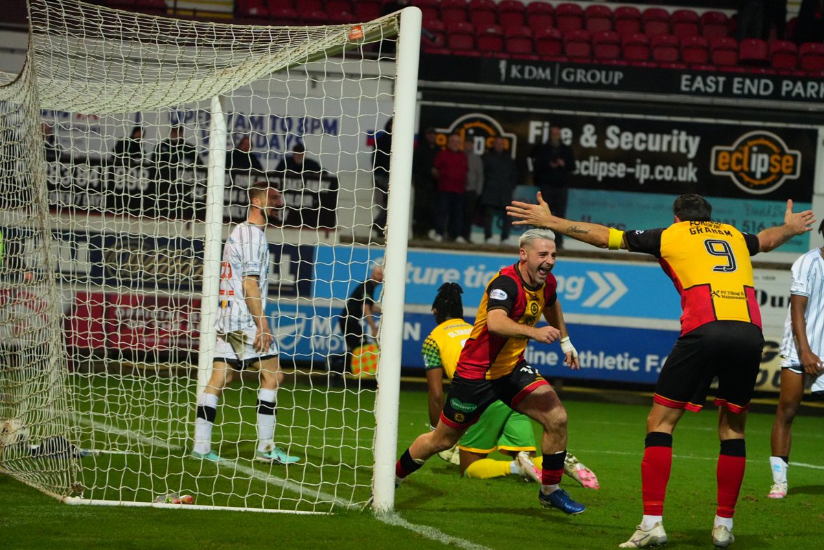 THWtwit's tweet photo. 3 points up the road https://t.co/hYwWpr1h3S