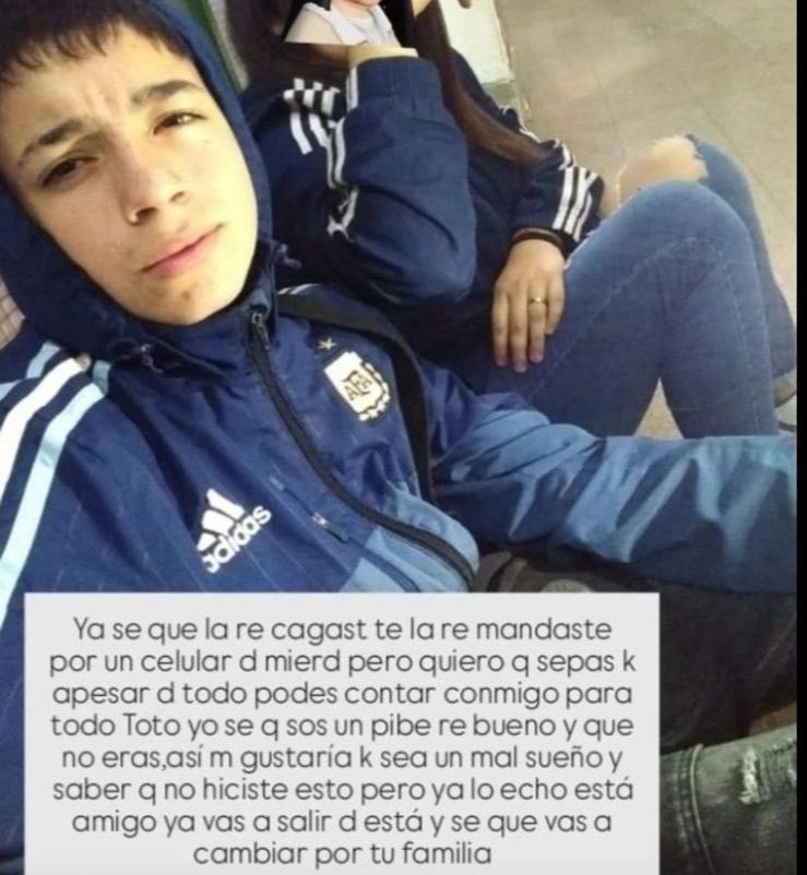 therealbuni's tweet photo. La familia de Ezequiel Altamira esta haciendo una marcha para bajar la edad de imputabilidad
Al pibe lo atacaron en manada para robarle y lo mataron
Los asesinos están libres por ser menores y se cagan de risa en instagram https://t.co/5rcxKSduVs
