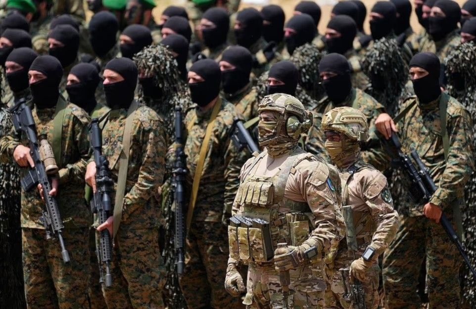 GreaterIran92's tweet photo. And only 200-300 Hezbollah warriors are currently fighting the Zionists on southern borders and preventing them from capturing Lebanese lands.

Let that sink in. https://t.co/PYkZTGimd1
