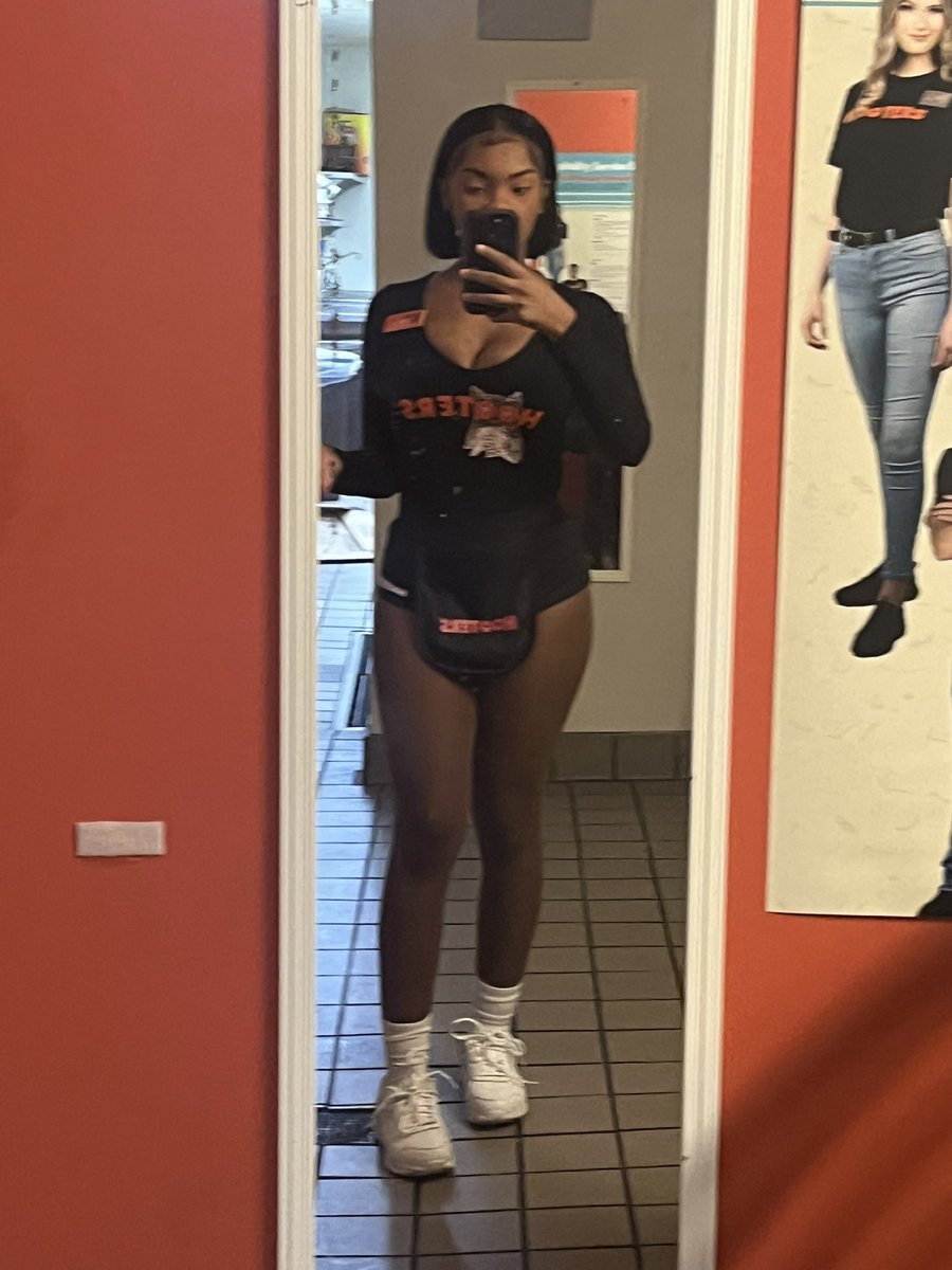 akarisrose's tweet photo. Your fav hooters girl🥲💕 https://t.co/1ihXGCzcZu