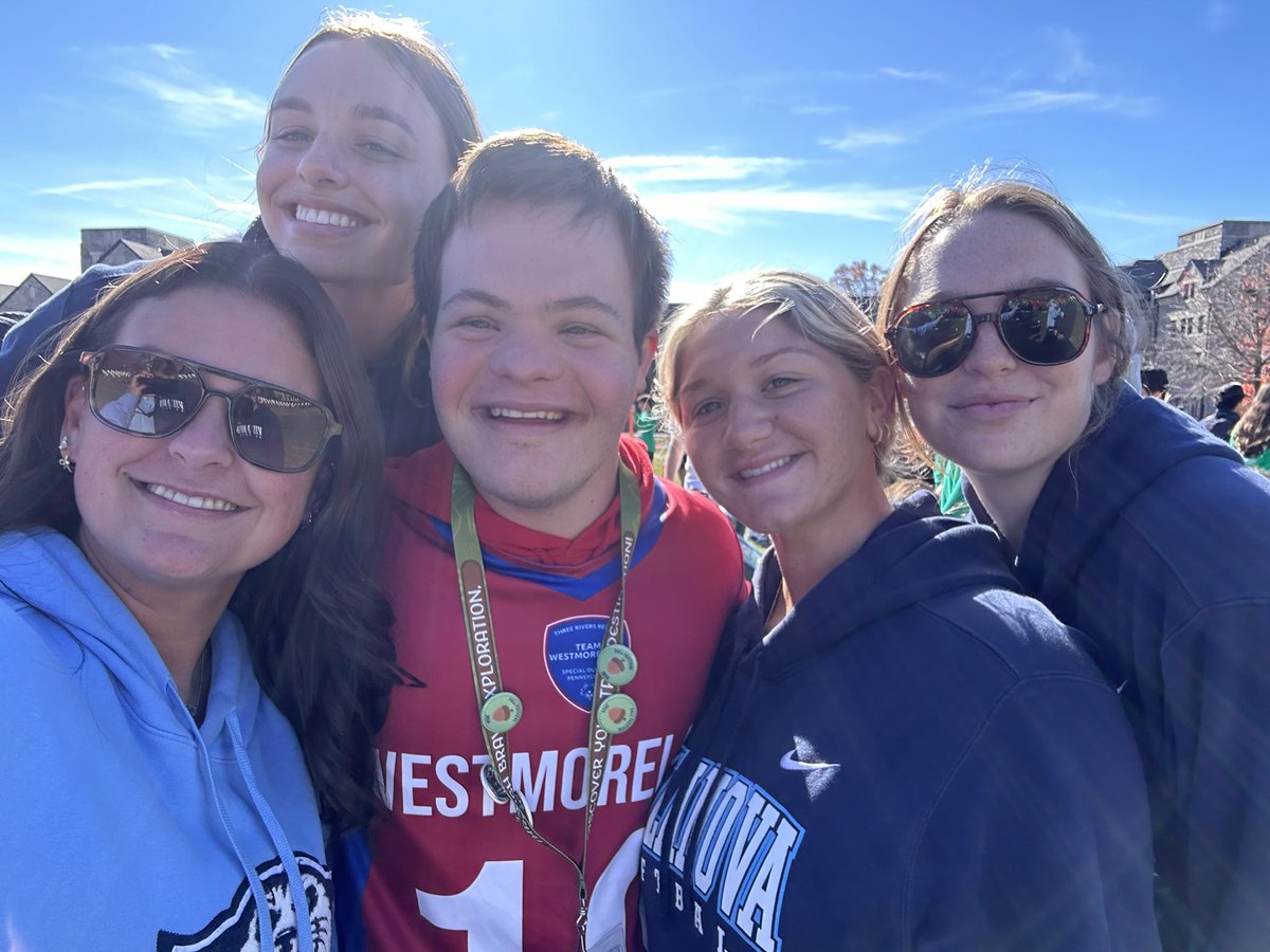 Awesome day spent supporting and cheering on all the amazing athletes competing and getting after it on the field! #Flagfootball 💙💪✌️<a href="/VillanovaSpO/">VU Special Olympics</a>
