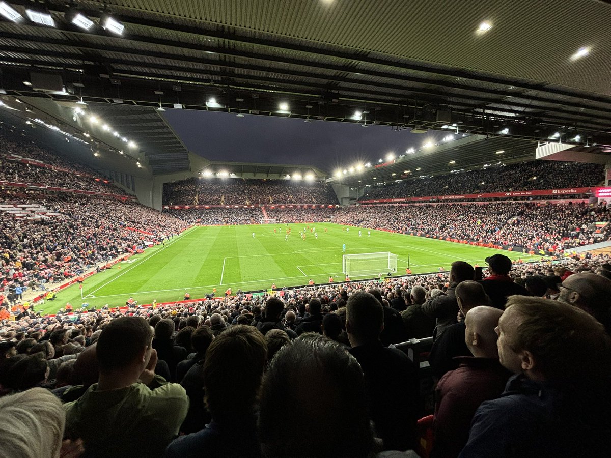 johnymassam's tweet photo. What a fucking afternoon. Up the redmen https://t.co/7ZJyM6SVM1