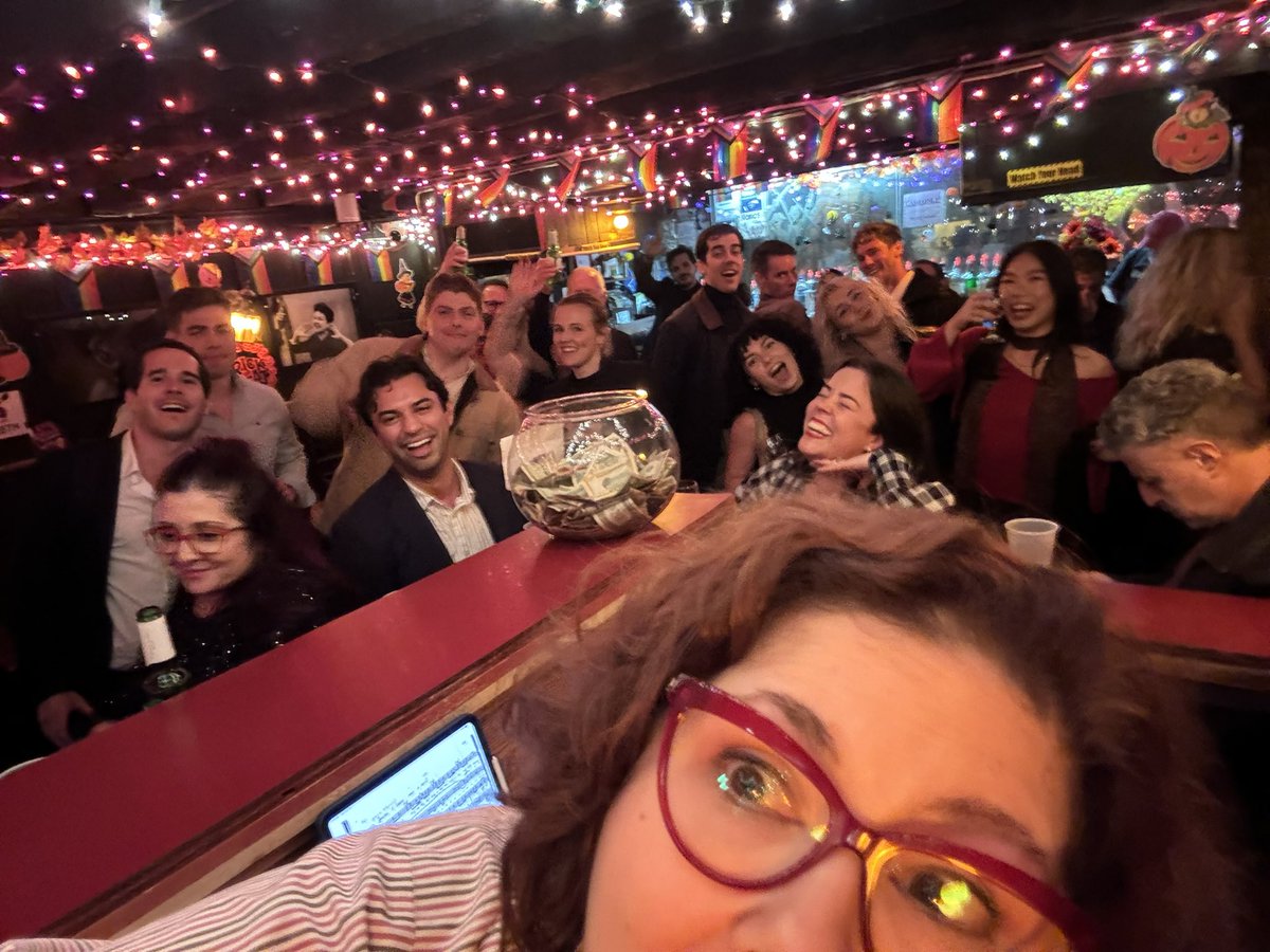 francaverce's tweet photo. Join me at @mariescrisis TONIGHT, SAT, NOV 2, 5:30-10pm! ALSO: JOIN ME ELECTION NIGHT, TUESDAY, NOV 5, from 9:30-closing! BUT FIRST: VOTE!!! #saturday #mariescrisis #broadway #singalong #nyc #showtunes #pianobar #livemusic #sing #host #actor #singer #actormusician https://t.co/Mx4DTYmjjr